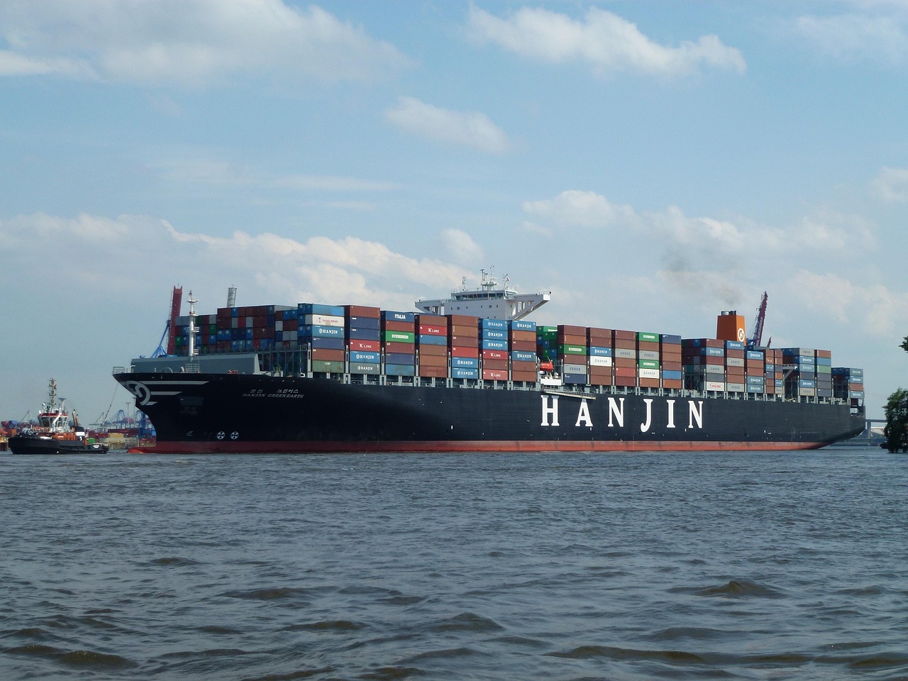 交通运输部：对美船舶收取船舶特别港务费